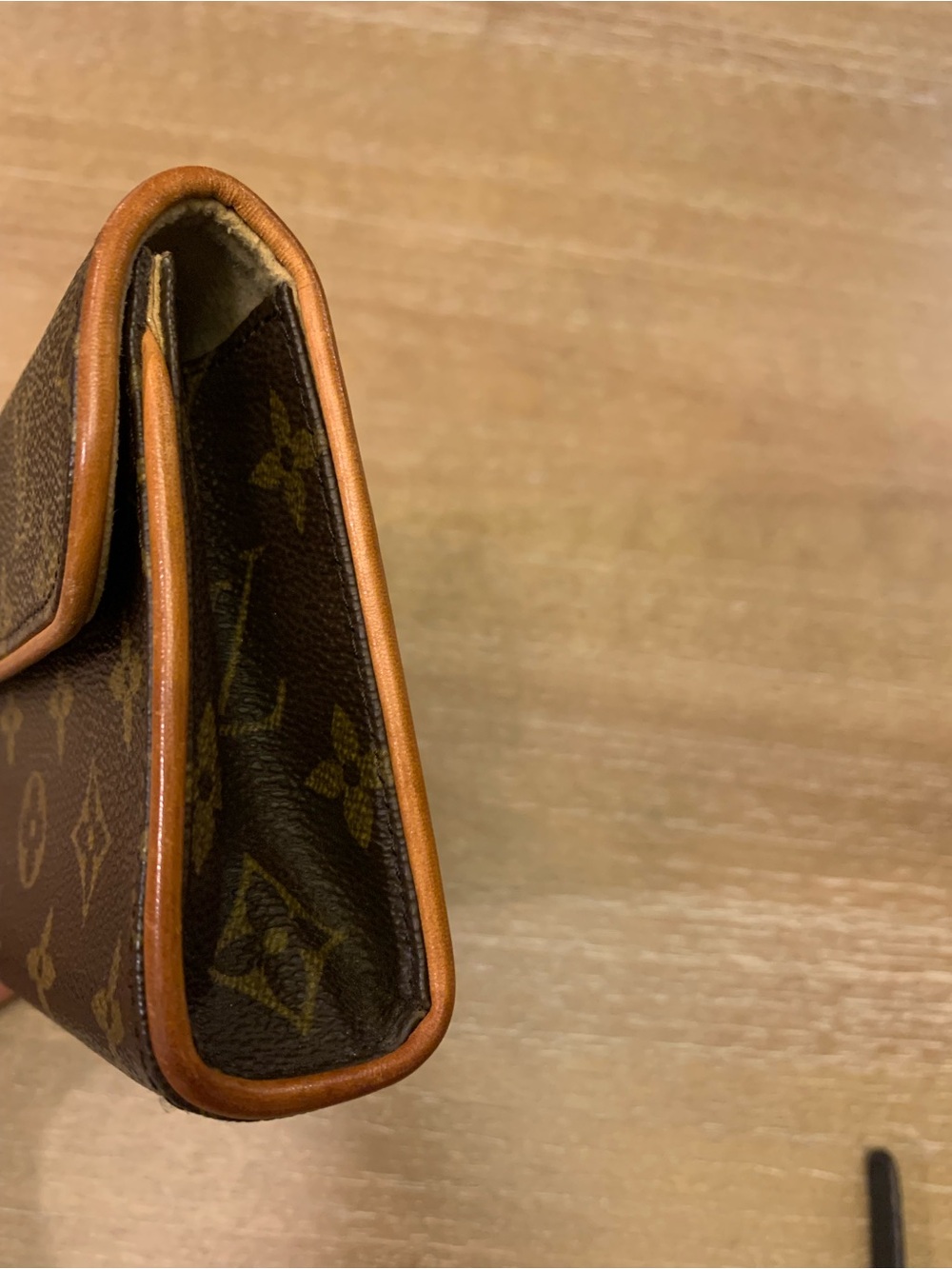 Louis Vuitton Monogram Pochette Florentine Waist Bag - Picture 2 of 16